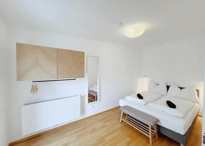 Brunnenmarkt Balcony Apartment *